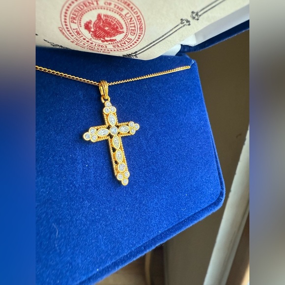 Vintage JBK Camrose & Kross Gold-Tone Cross Necklace w/ Original Box - Picture 1 of 5